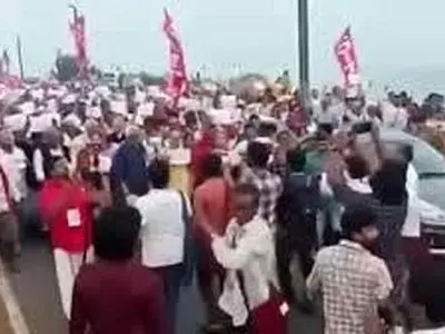   تظاهرات مردم هند علیه تجاوز آمریکا به ونزوئلا + فیلم