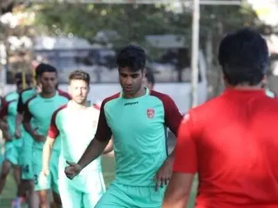 باشگاه شهرخودرو به دنبال حفظ حسین مرادمند
