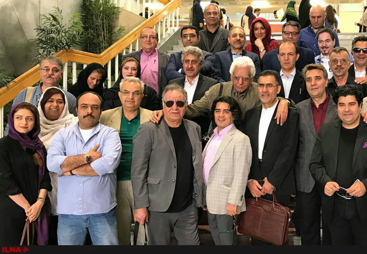 سفر هنرمندان به مشهد با هدف حمایت از حسن روحانی در انتخابات