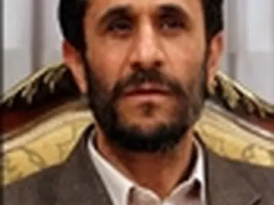روایت احمدی‌نژاد از نحوه درگذشت مادرش