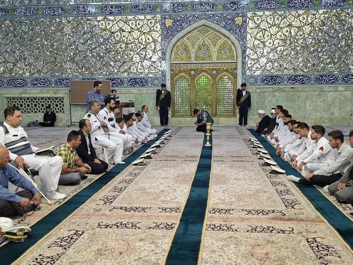 برگزاری آیین غبارروبی ضریح حضرت معصومه(س) با حضور بازماندگان ناوشکن دنا