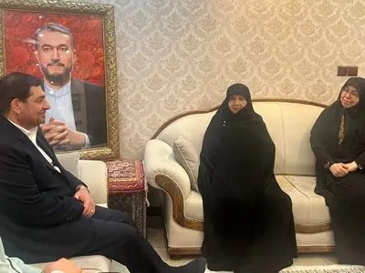 دیدار مخبر با خانواده شهید امیرعبداللهیان