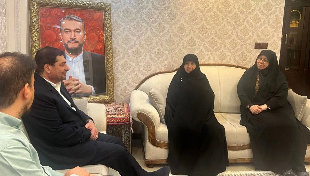 دیدار مخبر با خانواده شهید امیرعبداللهیان
