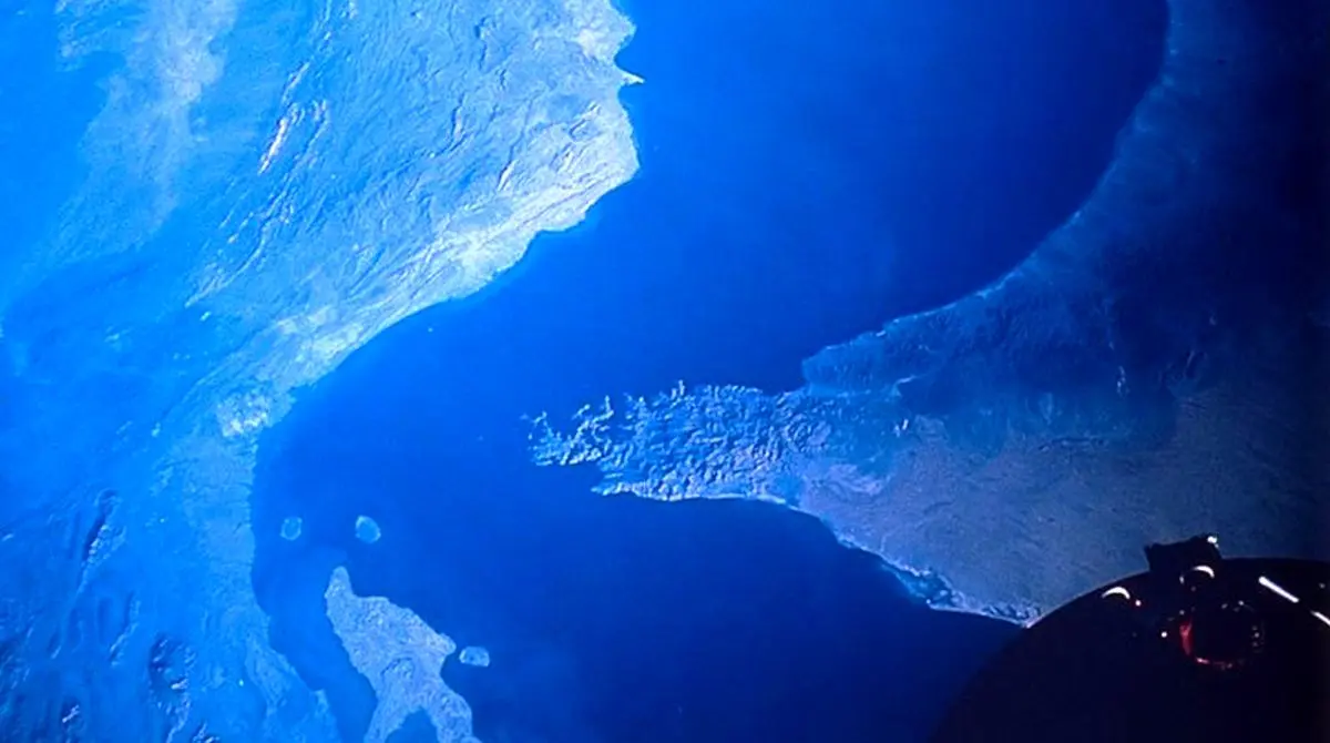 هشدار آمریکا به کشتی‌های عبوری از هرمز: در مواجهه با نیروهای ایرانی مقاومت نکنید