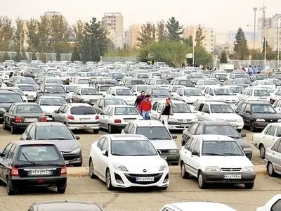 واردات خودرو درآمدهای گمرک را به میزان چشمگیری افزایش می‌دهد