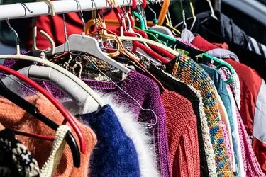لباس‌های دست دوم خارجی در ویترین بازار ایران؛ ضربه مهلک بر تن تولید ملی