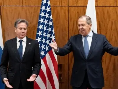 US and Russia try to lower temperature as Ukraine tensions simmer