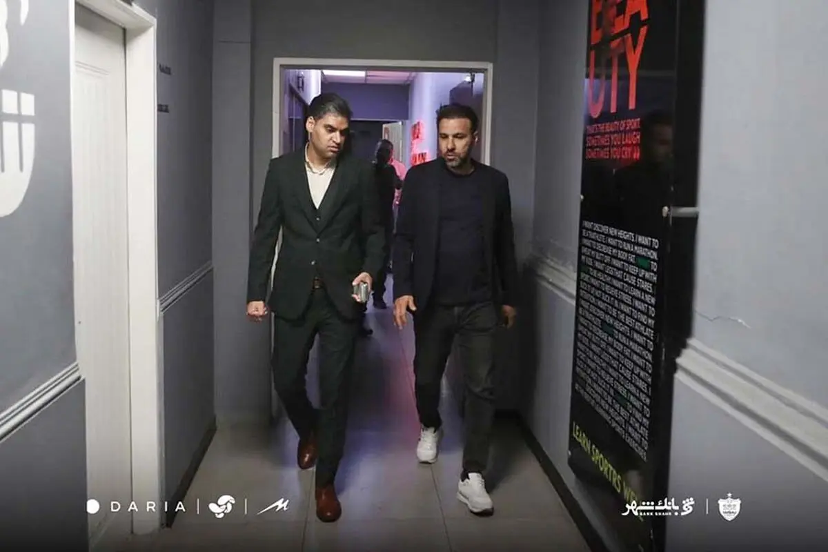 افتتاح جایگاه جدید درفشی‌فر با حضور مدیران پرسپولیس