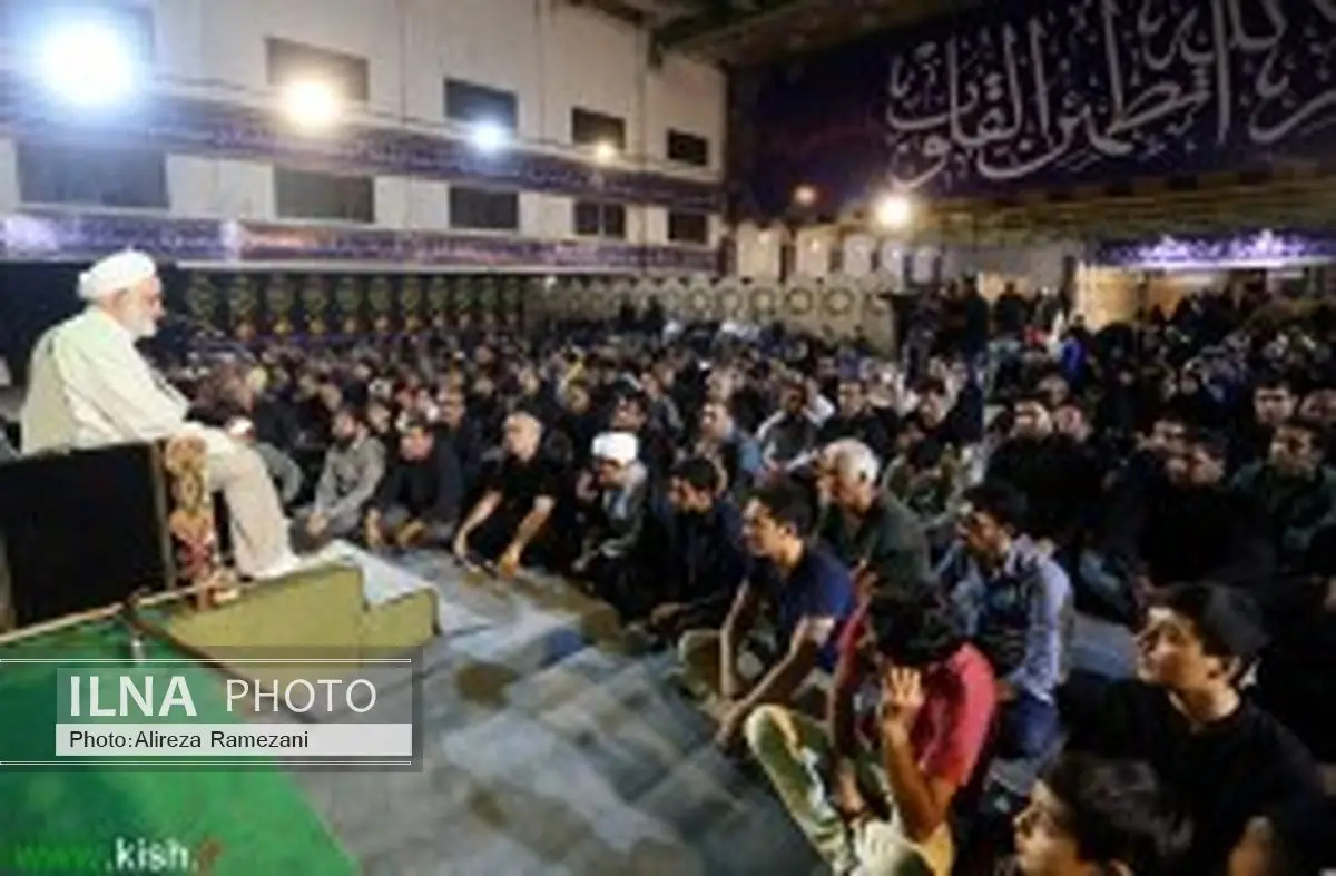 مصلای کیش میزبان عزاداران حسینی