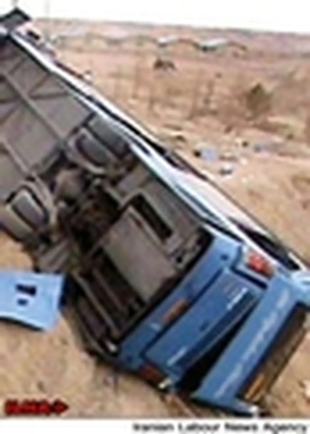 واژگونی اتوبوس ۲ کشته و ۱۲ مجروح برجای گذاشت
