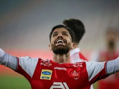 هافبک ملی‌پوش پرسپولیس پیگیر سفر به ترکیه 