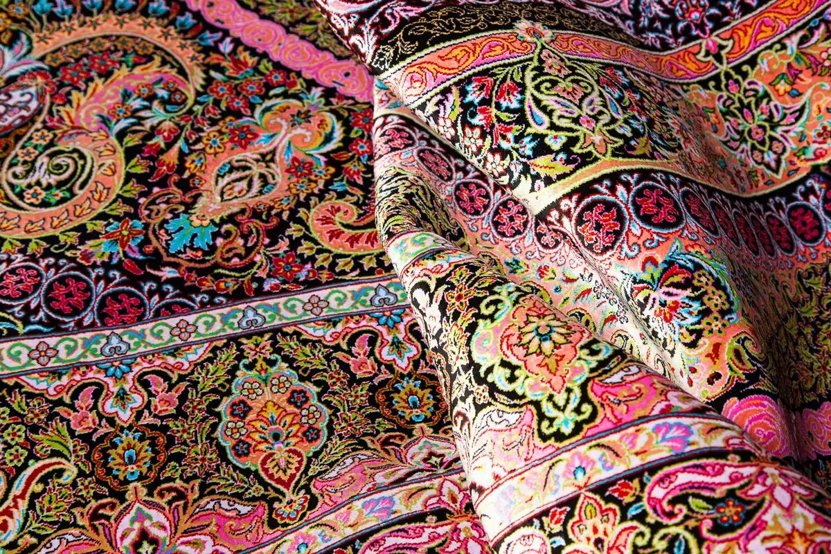 فرش سروش پایتخت ، هدیه‌ای زیبا و منحصربه‌فرد در خانه شما