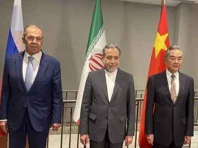 إيران وروسيا والصين ترفض تفعيل «آلية الزناد» وتدعو مجلس الأمن لإسقاط مساعي أوروبا