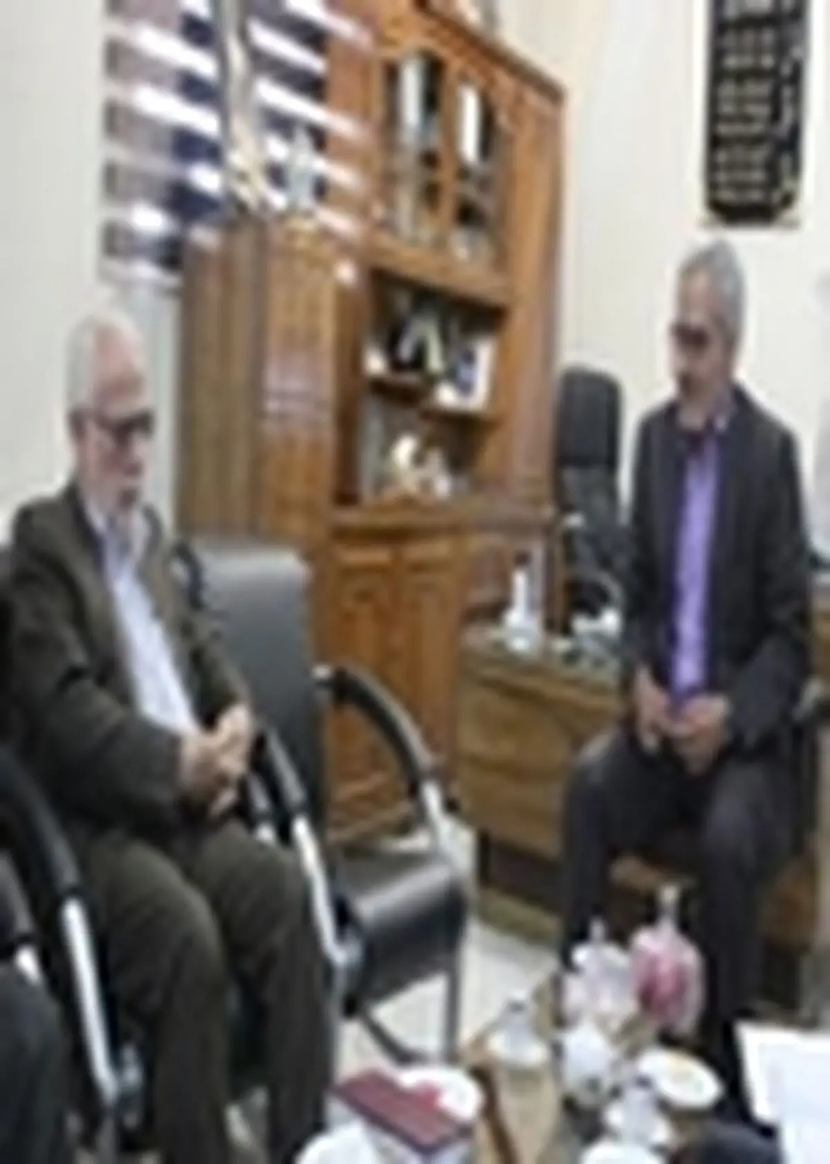 خیرین برای ساخت مساجد در زندان‌ها و اردوگاه‌های کار درمانی همت کنند