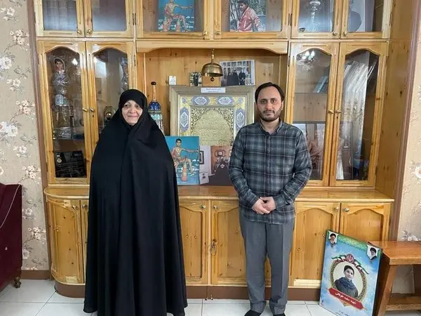 حضور سخنگوی دولت در منزل شهدای طوقانی