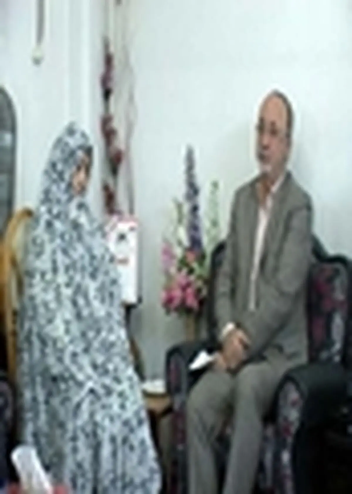 استاندار گیلان با خانواده شهدا دیدار کرد
