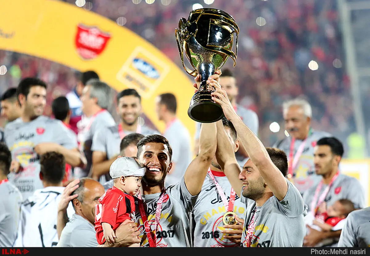 پیانو نواختن  بازیکن پرسپولیس در اردوى عمان (ویدئو)