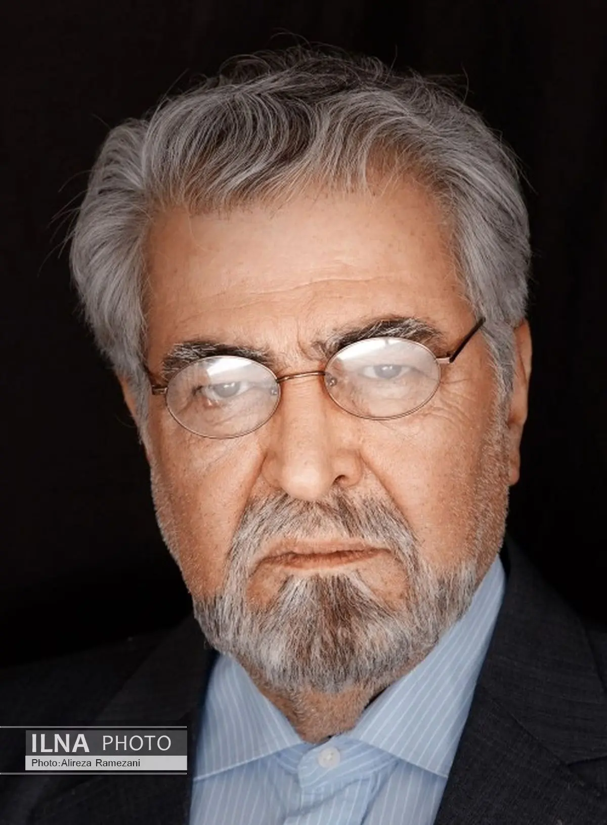 محمود عزیزی نقش کدام شخصیت سیاسی را در بادیگارد بازی میکند؟