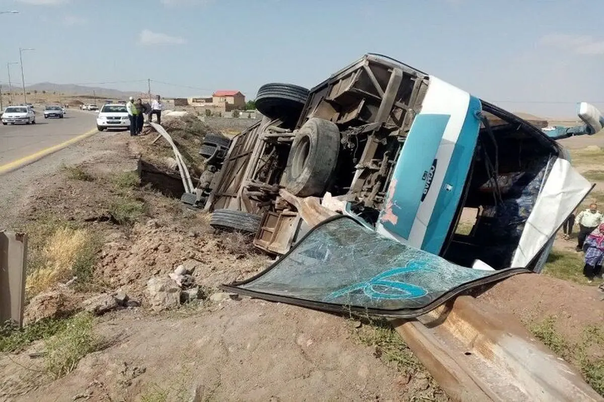 واژگونی اتوبوس در جاده بردسکن-سبزوار ۲ کشته و ۴۰مصدوم برجای گذاشت
