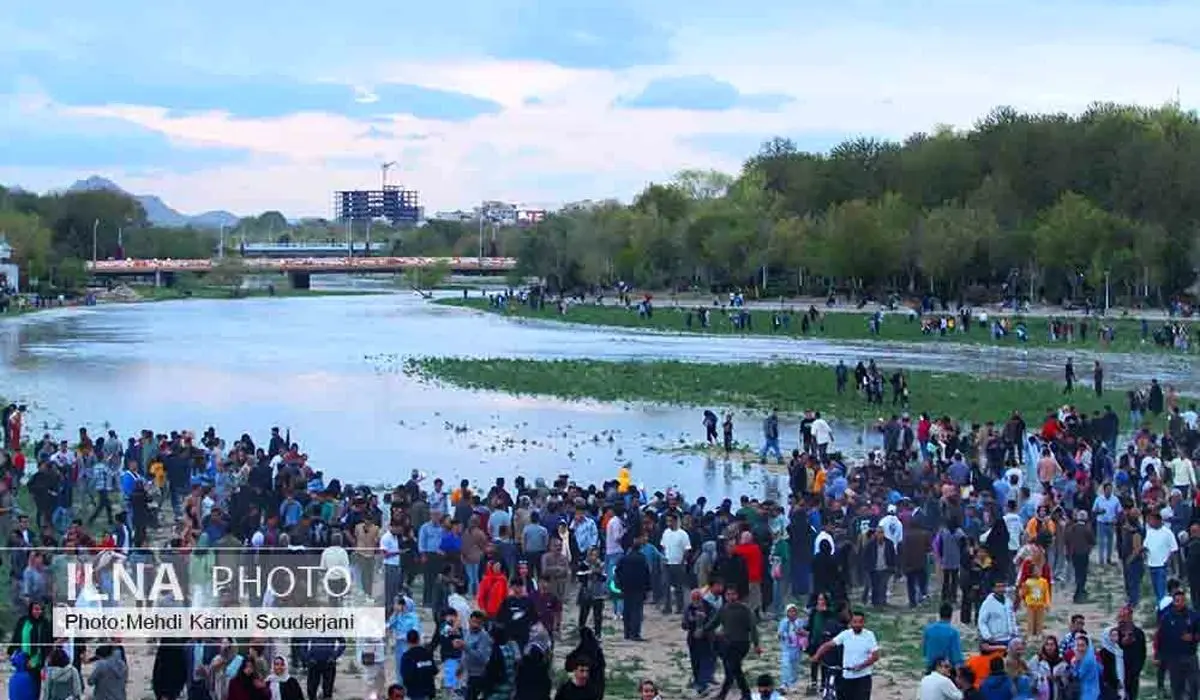 جاری شدن آب در زاینده رود