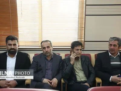 نشست صمیمی اعضای ستاد انتخاباتی دکتر پزشکیان با استاندار قزوین