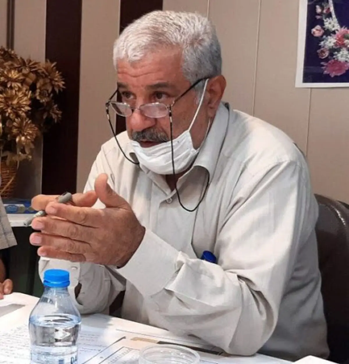 در هیات فوتبال بر روی منقدان باز است