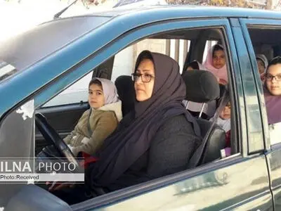 ابراز نگرانی از تداوم بیکاری بانوان سرپرست خانوارِ شاغل در سرویس مدارس/ هنوز زمان واکسیناسیون رانندگان تاکسی اعلام نشده است