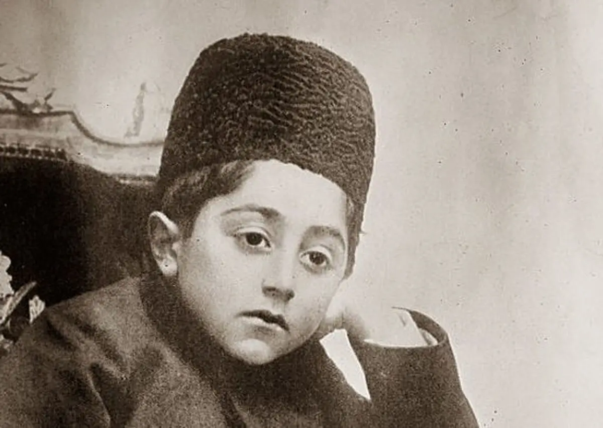 تصویری از استقبال پادشاه اسپانیا از احمدشاه قاجار