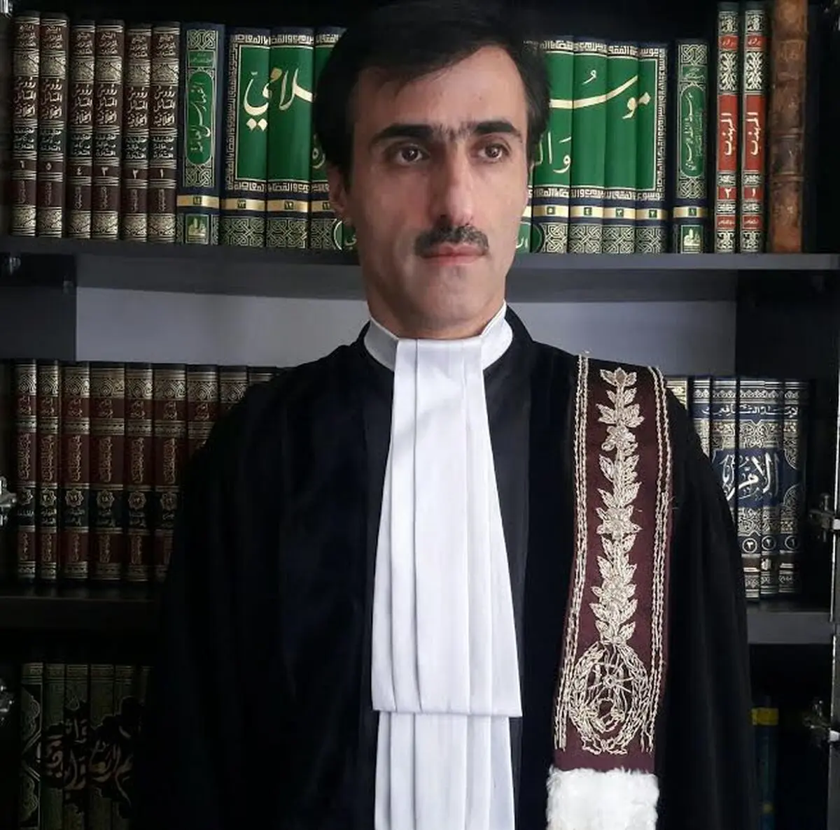 اجرایی‌کردن منشور حقوق شهروندی یکی از معیارهای دموکراسی در کشور است 