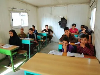 معلمی که رویای دانش‌آموزاش را به آنها هدیه داد +فیلم