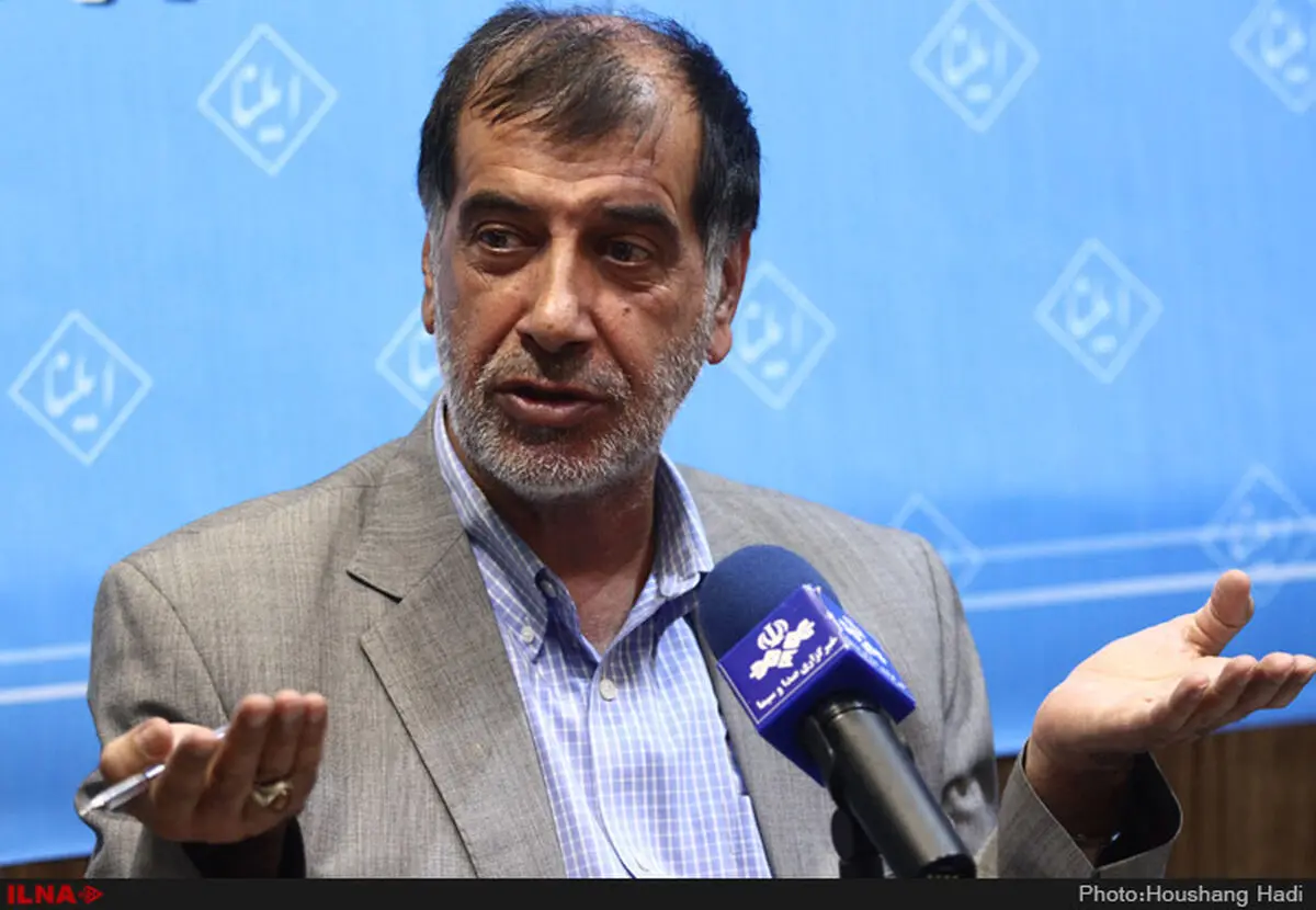 باهنر در بیست و دومین جلسه‌ ‌گفت‌وگوهای راهبردی سخنرانی می‌کند
