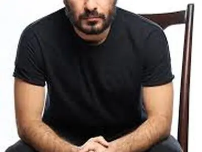 نوید محمدزاده در کنار بهمن مفید/عکس