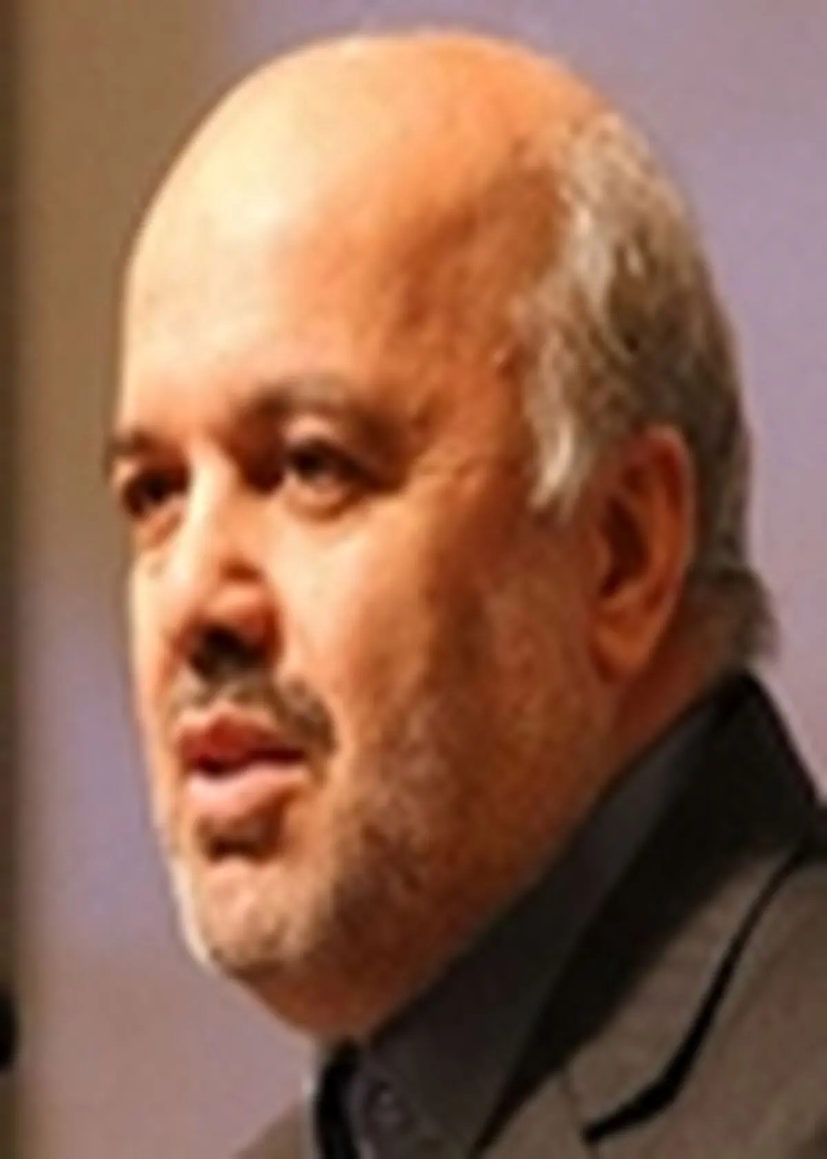 هیچ یک از احزاب کشور از چارچوب نظام خارج نیستند