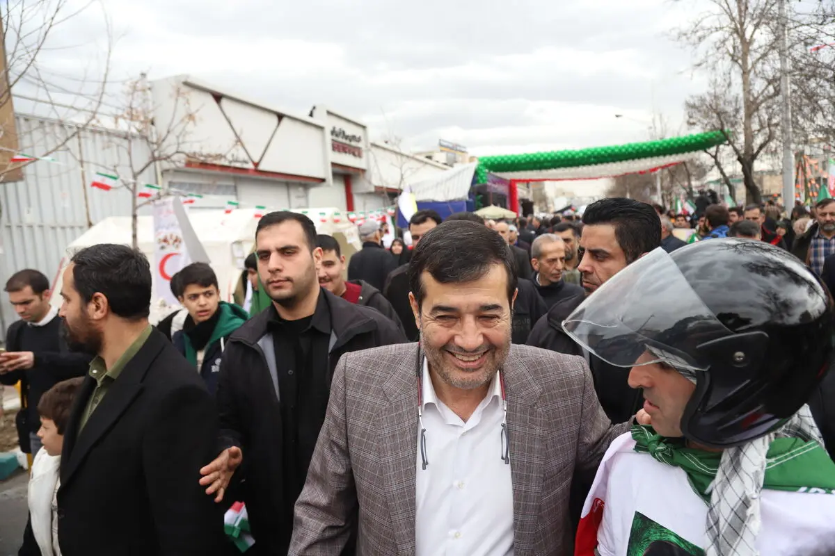 حضور وزیر ورزش و جوانان در راهپیمایی ۲۲ بهمن
