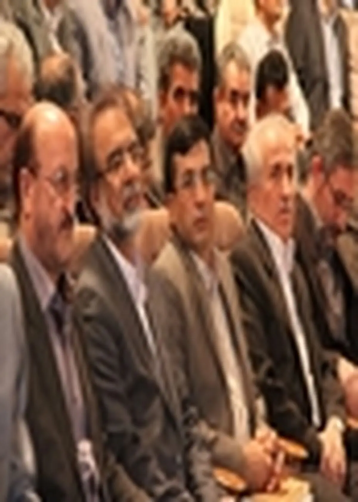 بار اصلی خروج از رکود بر عهده بخش تولید و صنعت است