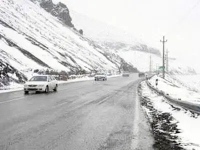تردد در محورهای اصلی استان برقرار است