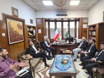 ایران نماد دفاع از عزت اسلامی است