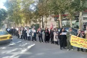 تجمع بازنشستگان کرمانشاه مقابل صندوق کشوری