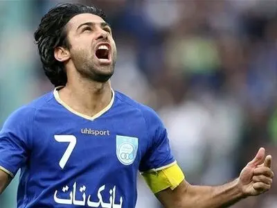 پیغام فرهاد مجیدی؛ شماره هفت را بایگانی کنید