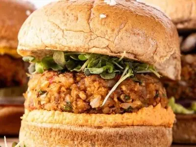 طرز تهیه برگرهای گیاهی خانگی
