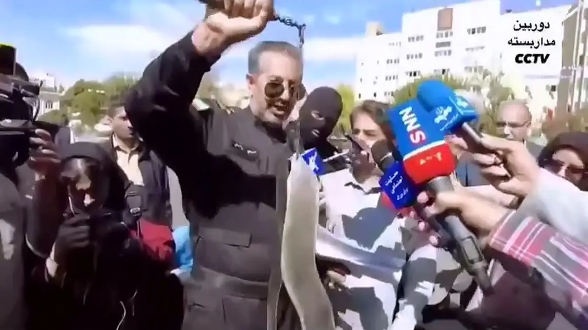 سلاح جدید ارازل باعث تعجب پلیس شد + فیلم