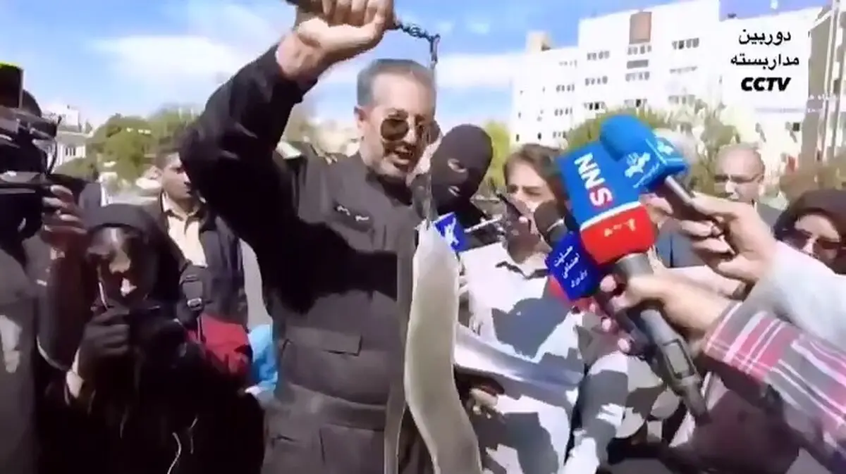 سلاح جدید ارازل باعث تعجب پلیس شد + فیلم