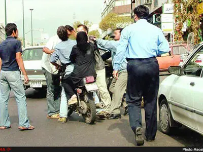 چاقوکشی و درگیری‌های منجر به قتل در تهران سر جای پارک/ انتقاد از سهل‌انگاری شهرداری در ساماندهی پارک‌های حاشیه‌ای