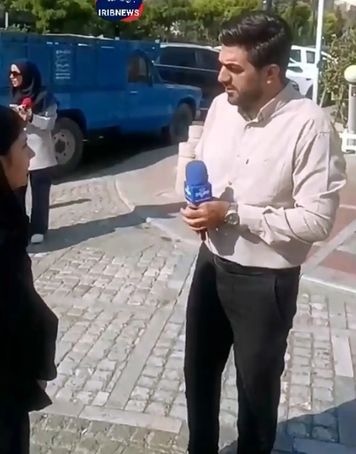 نحوه سرقت تلفن همراه یک خانم در سعادت آباد + فیلم