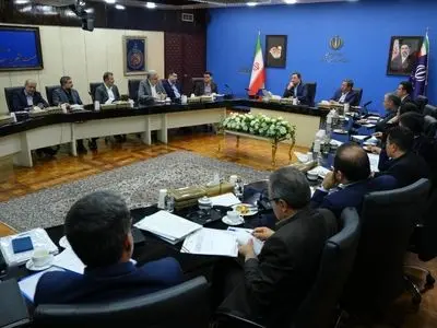 تسهیل در پرداخت تسهیلات و تأمین ارز برای واحدهای صنعتی