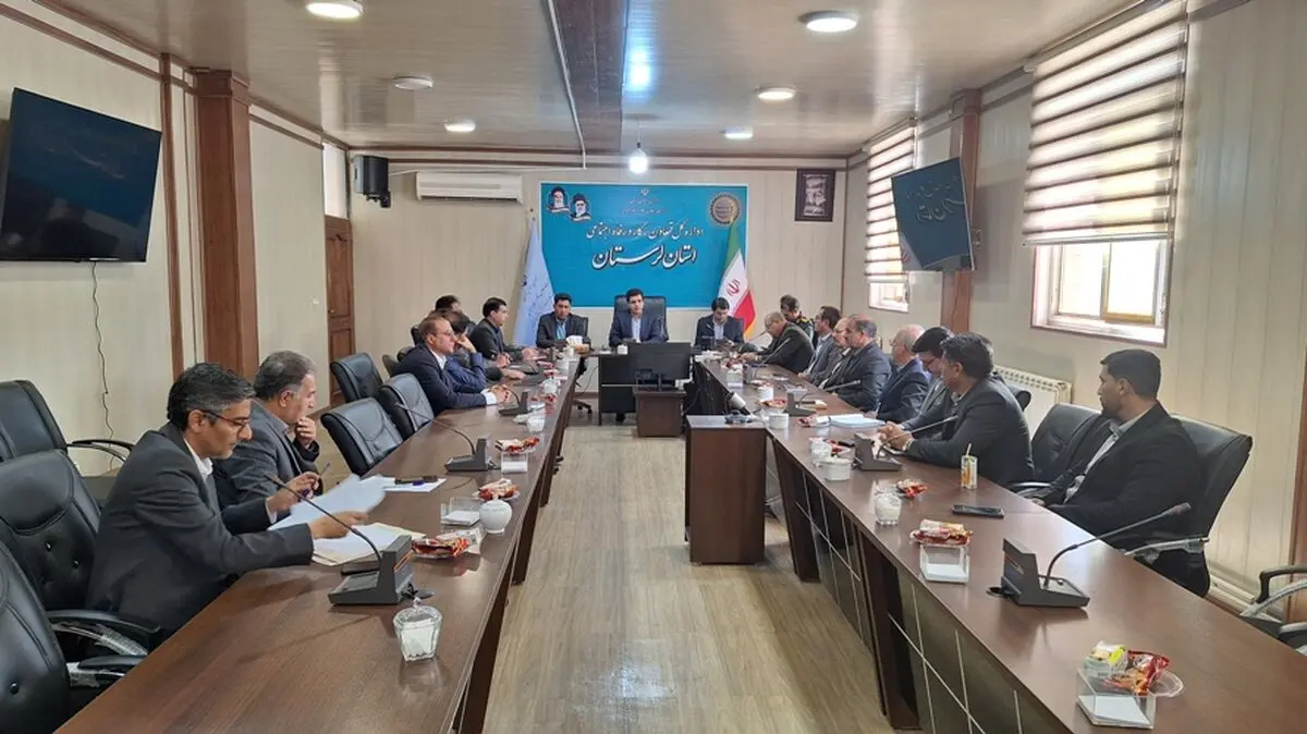رونق تولید و توسعه با اجرایی شدن شعار سال و به همت دستان و بازوان کارگران عملی خواهد شد