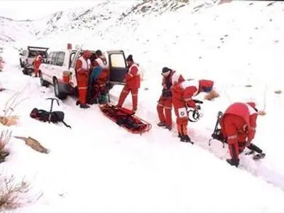 نجات مصدوم ارتفاعات آبیدر سنندج با تلاش نیروهای اورژانس