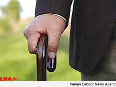 دولت تکالیفش را در حاشیه می‌بیند/آنچه تامین اجتماعی را از بحران خارج می‌کند، پول نقد است