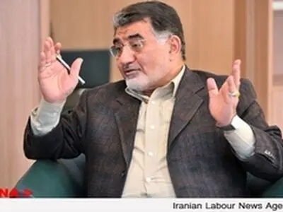 غربی‌ها به دنبال نفت ارزان هستند / دارندگان نفت فریب غربی ها را نخورند