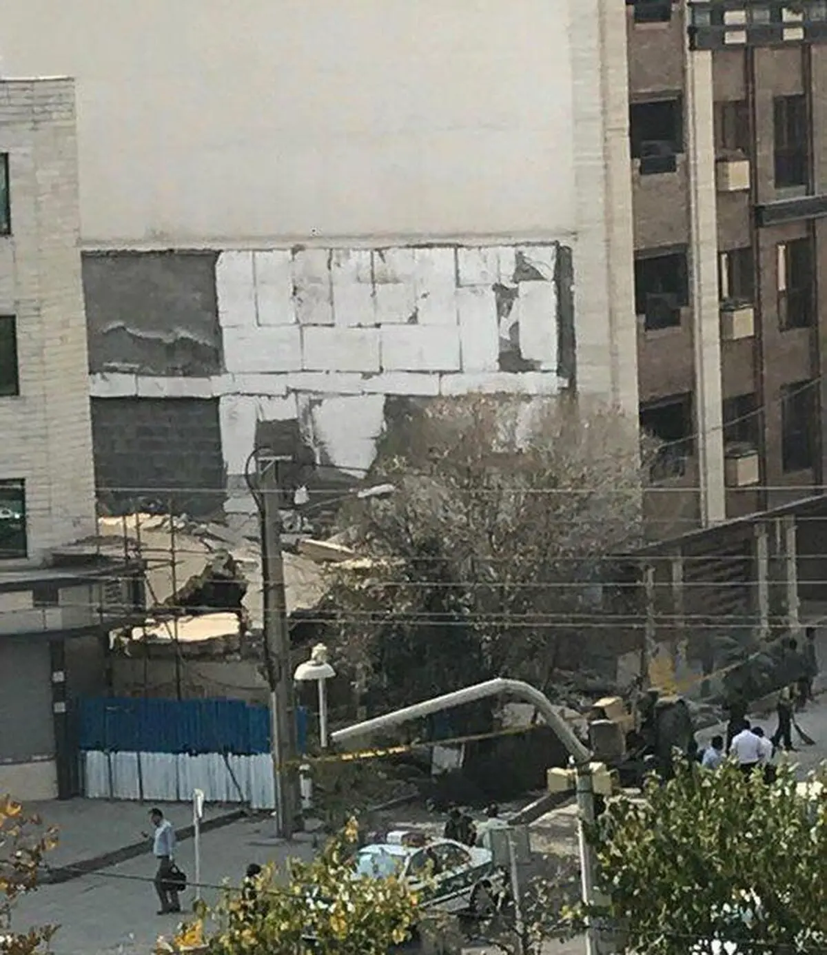 ۵ مصدوم در پی ریزش آوار ساختمان در تهران